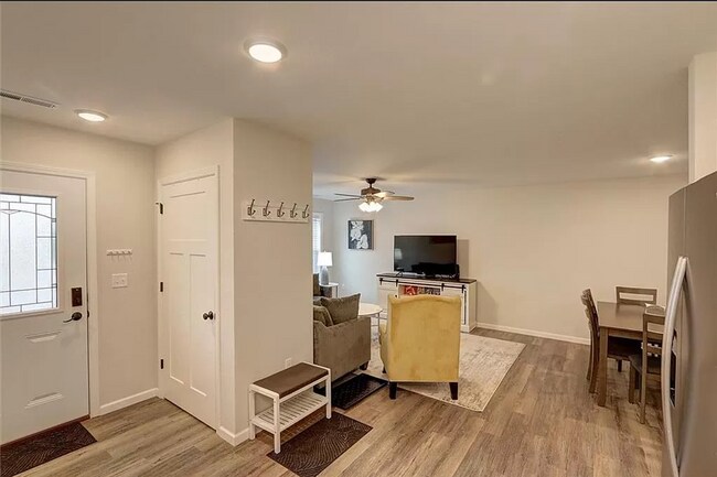 Foto del edificio - 10008 Aspen Ln