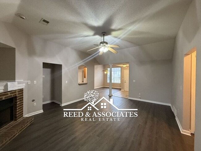 Building Photo - 3 Bedroom in Cordova!
