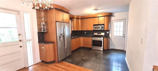 Foto del edificio - 75-26 194th St