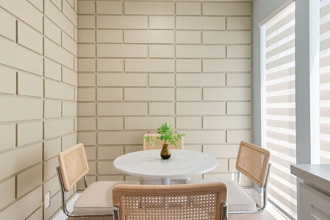 Foto del edificio - 1341 N Mariposa Ave