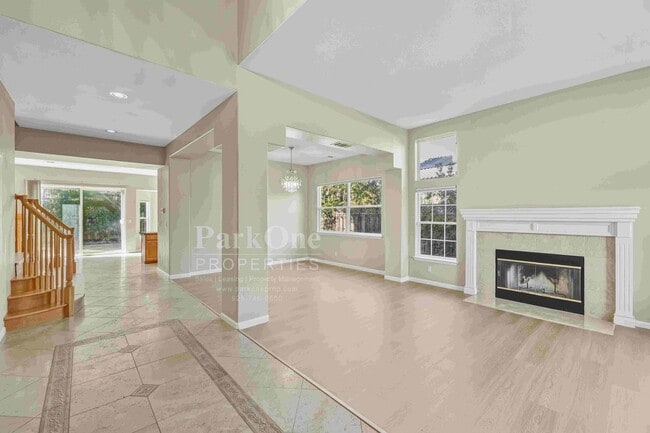 Building Photo - Beautiful Home in Peacock Creek