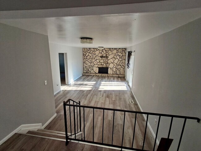 Foto del edificio - 4-Bedroom Colonial in Grand Blanc – Spacio...