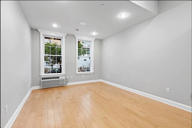 Foto del edificio - 100 Tidewater St