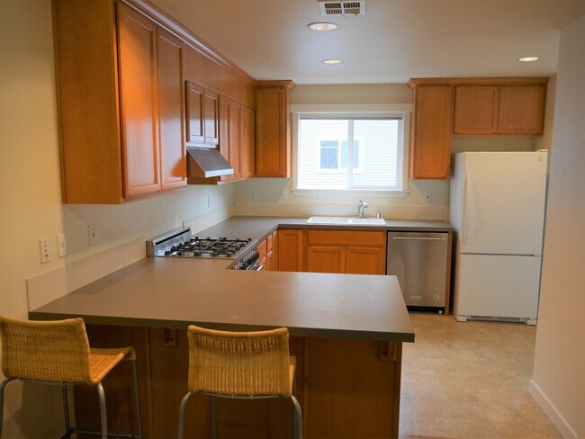 Foto del edificio - Lovely Lake City 3 Bed Townhome