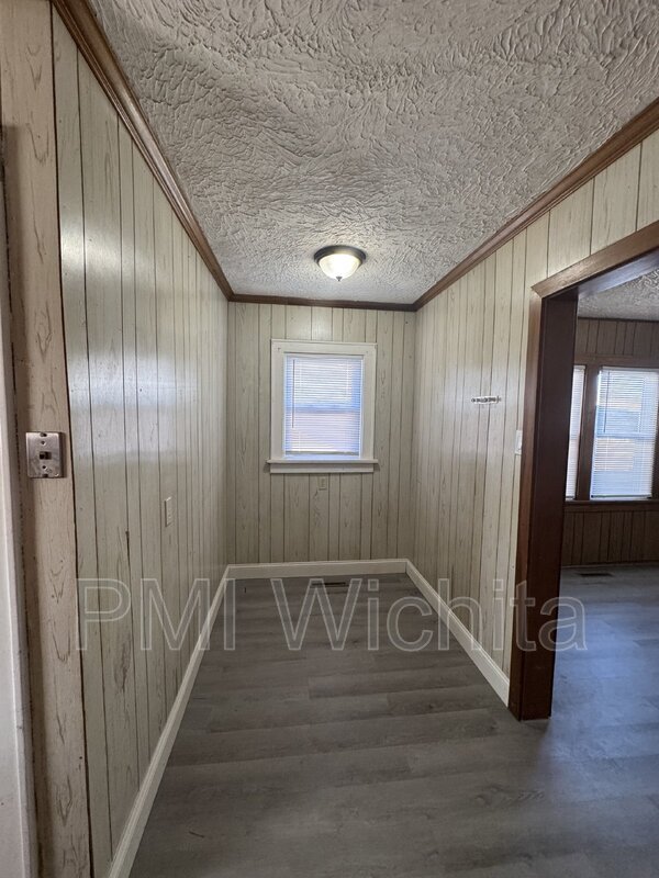 Foto del edificio - 1921 S Everett St