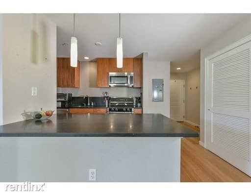 Building Photo - 2 br, 1 bath Apartment - 844 Beacon St A3