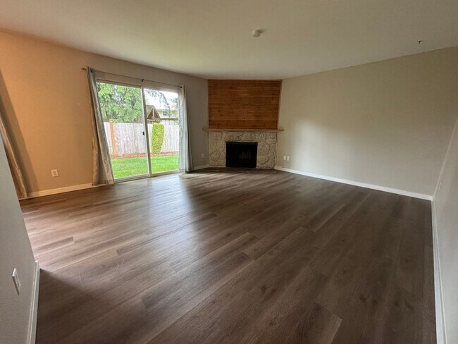 Foto del edificio - 2Bd/1Ba Kirkland Condo