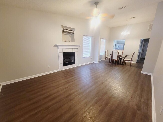 Foto del edificio - 4133 Mission Trace Blvd