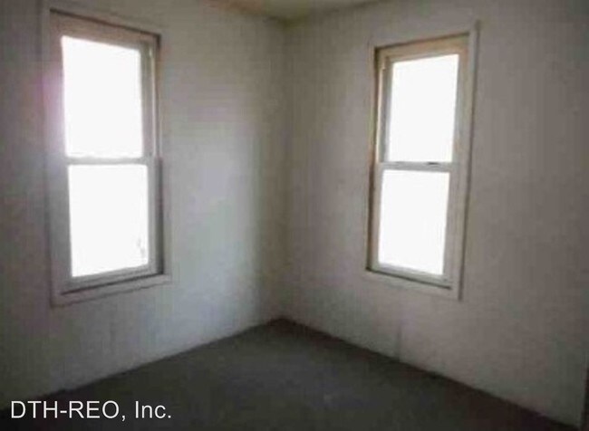 Building Photo - 1307 Vine St