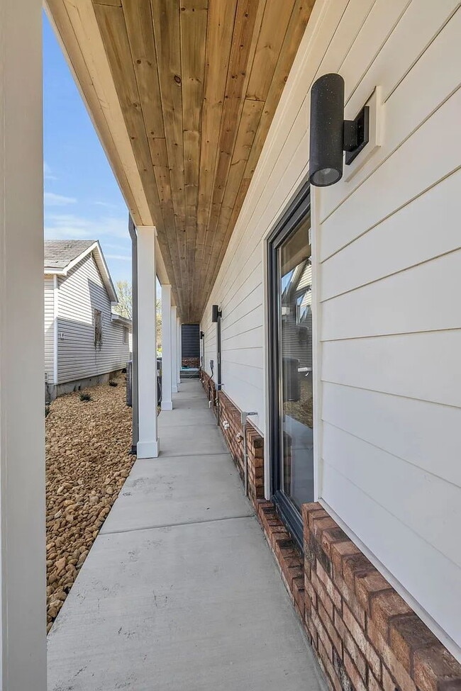 Building Photo - 2252 Bailey Ave