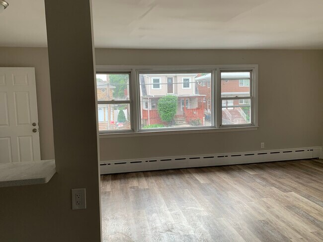 Living room - 24 Bradley Ave