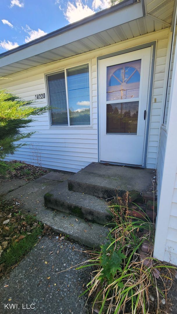 Foto del edificio - 4 br, 1.5 bath House - 14220 E Valleyway Ave