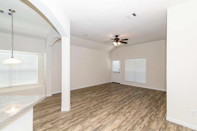 Building Photo - 2503 Montecito Ln