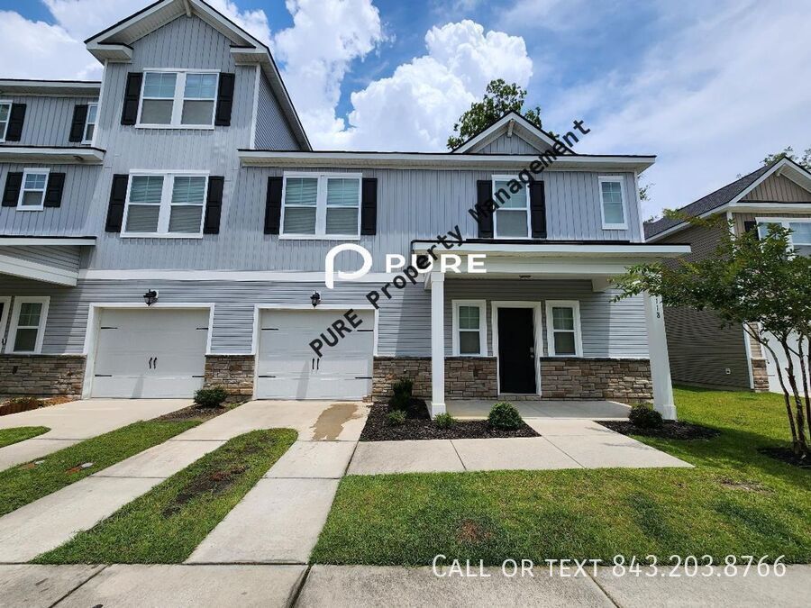 Foto principal - Cozy 3 bedroom townhome in Ashley Park!