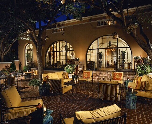 Foto del edificio - 2706 Oak Lawn Ave