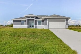 Building Photo - 910 Emerald St