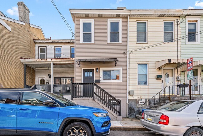 Building Photo - Freshly Renovated 2 Bedroom in Bloomfield available NOW!