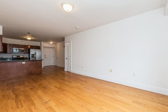 Building Photo - 125 43rd St