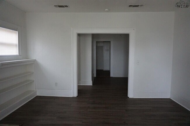 Foto del edificio - 2812 Ave R