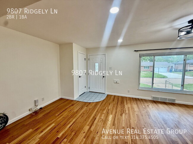 Foto del edificio - 9807 Ridgely Ln