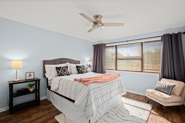 Building Photo - 8888 Tallwood Dr