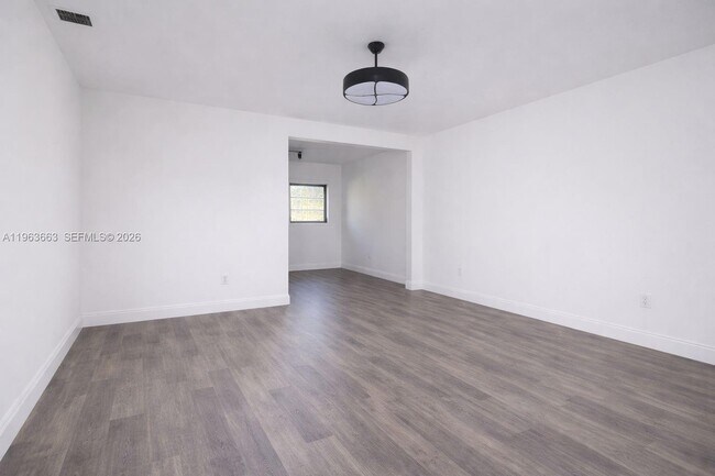 Foto del edificio - 4001 NW 15th Ave