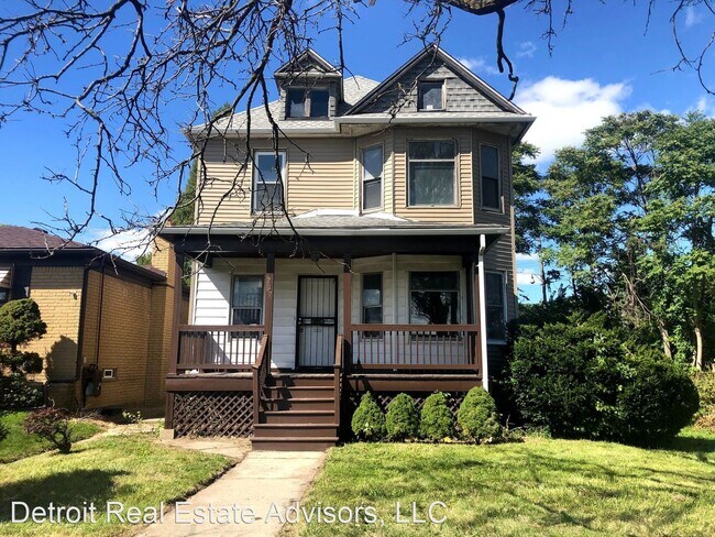 Building Photo - 4 br, 1.5 bath House - 237 E Grand