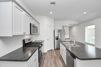 Building Photo - 24430 Elmwood Falls Dr