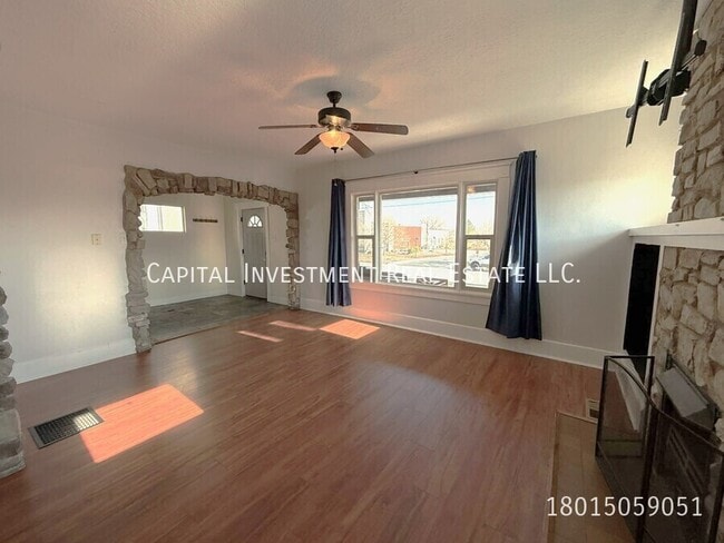 Photo - 1386 S 900 W House