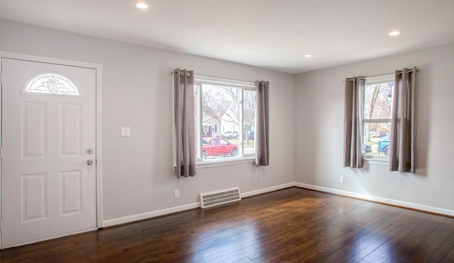 Living Room - 2223 Coy St