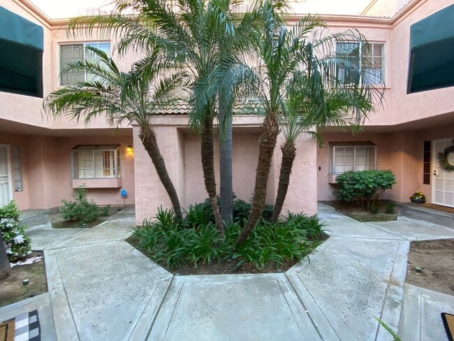 Building Photo - Rancho Villas 2 Bedroom 2.5 Bath