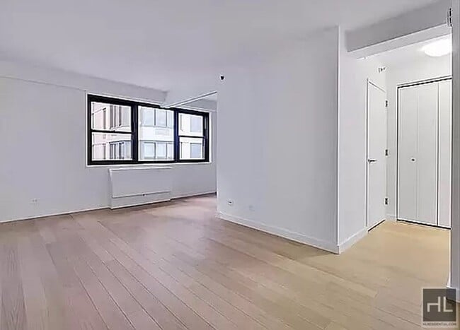 Building Photo - East 39th Street