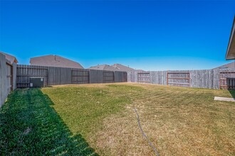 Building Photo - 18111 Robin Creek Dr Building Photo - 18111 Robin Creek Dr