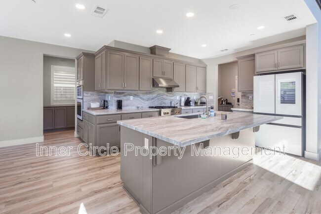 Foto del edificio - 5624 Sierra Trail Way