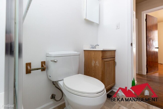 Building Photo - 2 br, 1 bath House - 11239 Essex Ave
