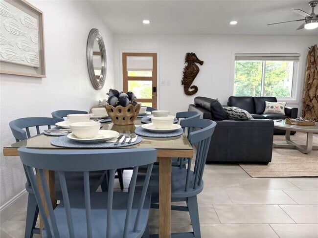 Building Photo - 2238 Clematis St