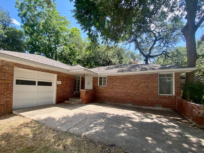 Building Photo - 914 Keith Ln