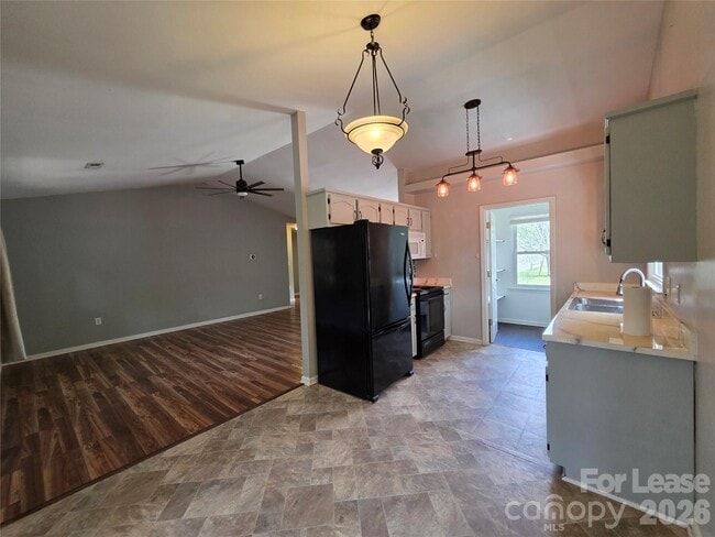Building Photo - 221 Auten Cir