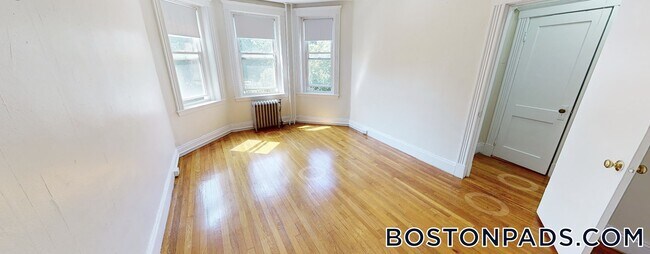 Building Photo - 231 Park Dr