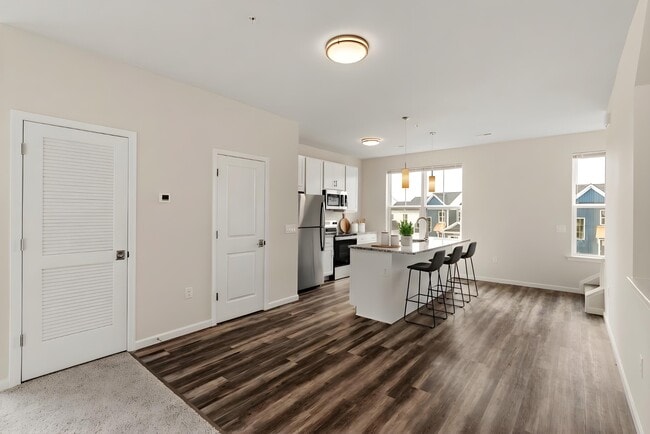 Building Photo - The Pond