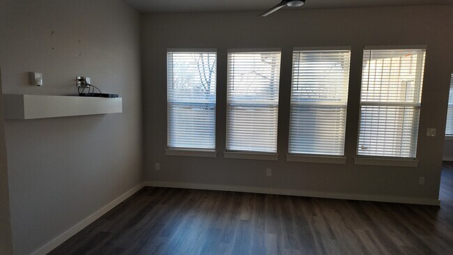 Foto del edificio - 4617 S East Ave