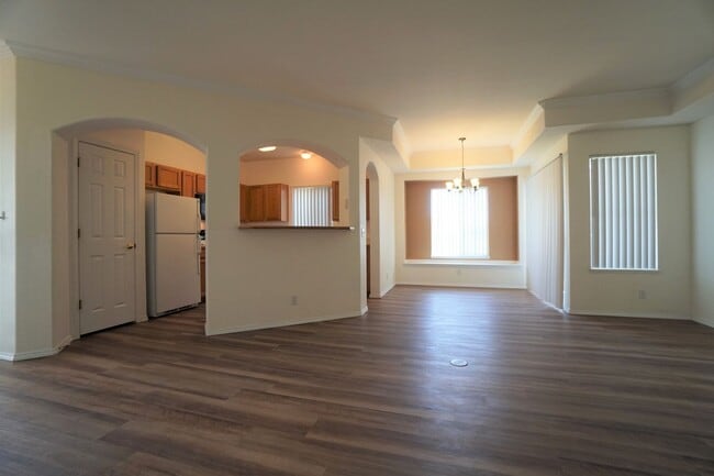 Building Photo - 3770 Strawberry Field Grove