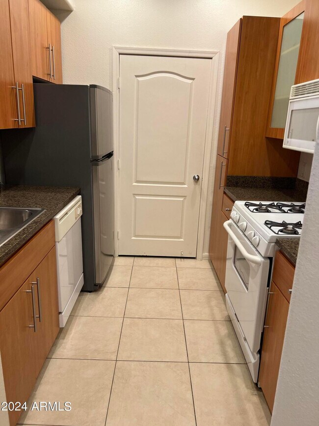 Foto del edificio - 6900 E Princess Dr