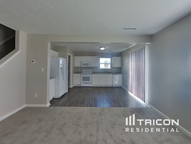 Foto del edificio - 3215 Brandenburg Dr