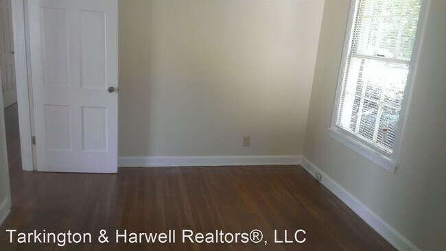 Building Photo - 3 br, 1 bath House - 115 White Bridge Pk.