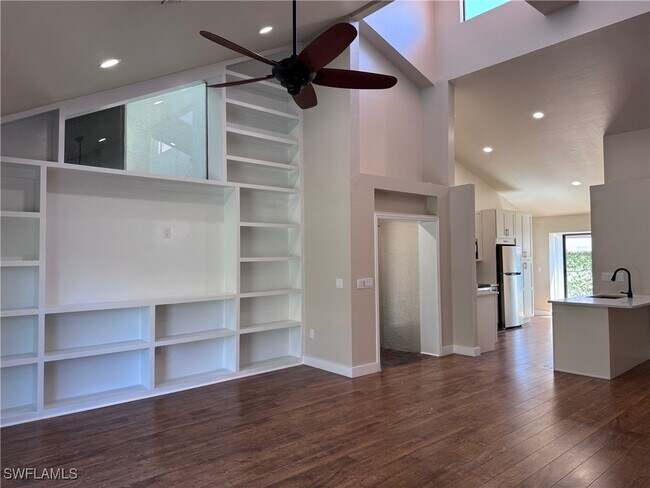Foto del edificio - 5463 Harbour Castle Dr