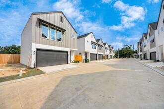 Building Photo - 6514 Old Olive Tree Dr