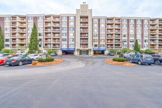 Building Photo - 1550 Worcester Rd