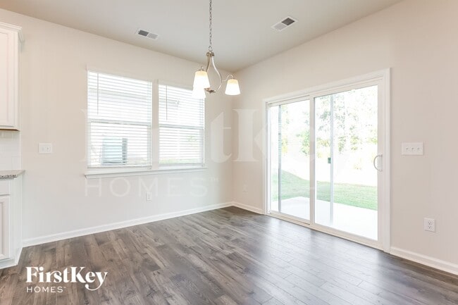 Foto del edificio - 408 Stonefence Dr