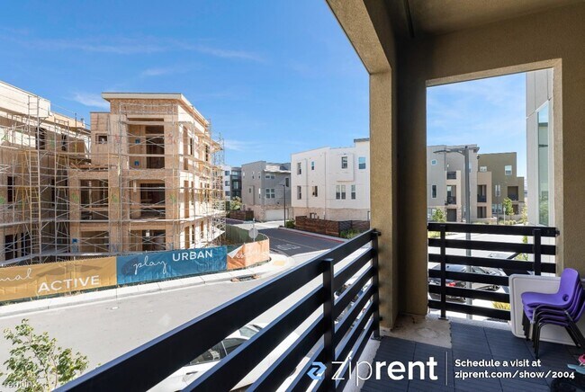 Building Photo - 4 br, 3.5 bath House - 5787 Huntley Ave, D...